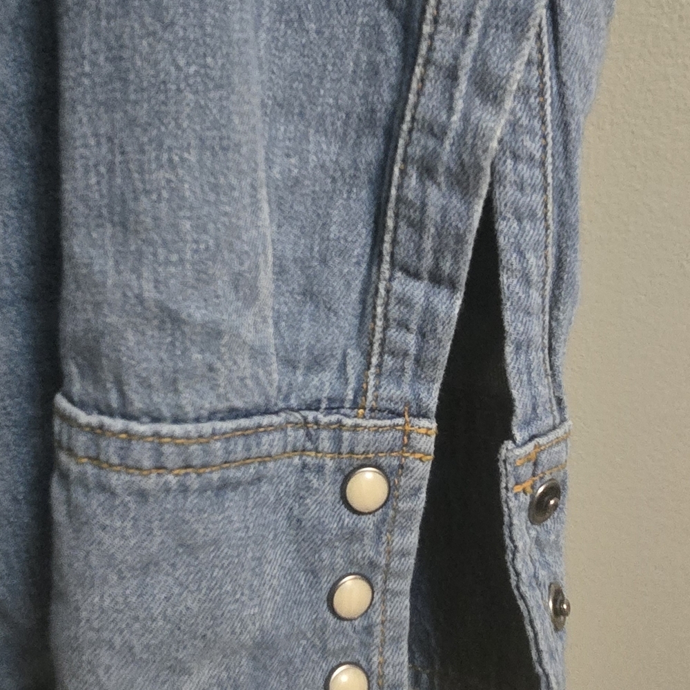 Imogene and Willie Leah Pearl Snap Denim Shirt- Medium - Picture 7 of 9